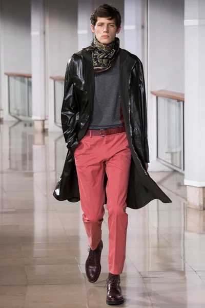 Look 1